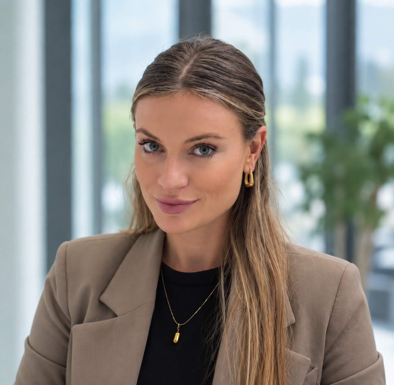 Headshot of Maddison Dempsey Senior Criminal Lawyer at Donnelly Law Group